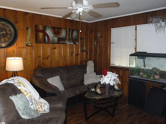 2nd image of 318 Woodview Ave