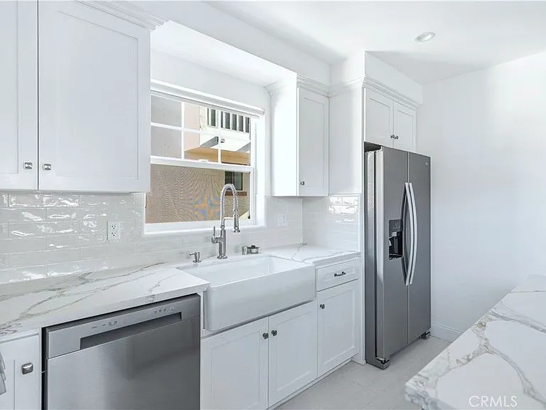 10538 La Reina Ave #4 — Photo 13