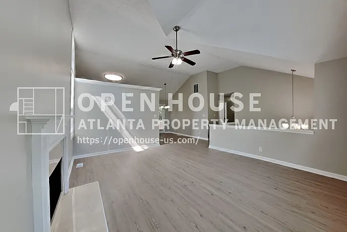 3 bed, 2.0 bath, 1918 sqft, $2,250 — Photo 3
