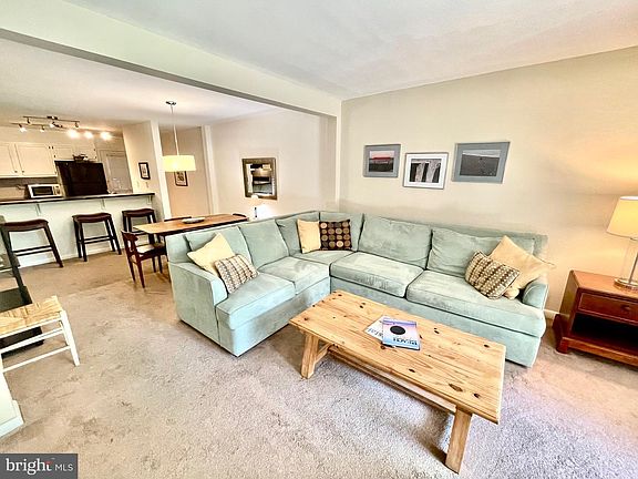 3rd image of 100 Henlopen Ave #102