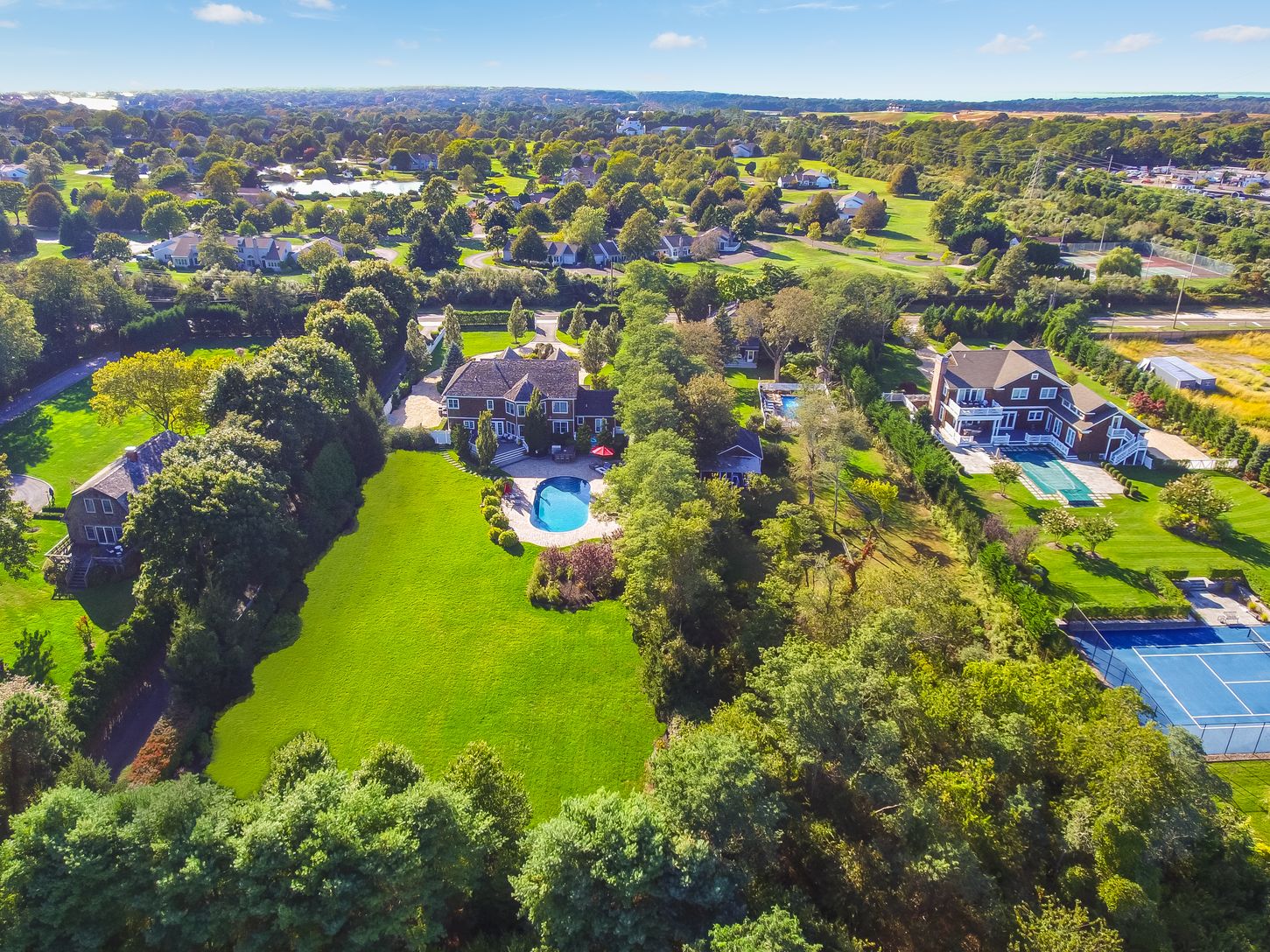 88 Tuckahoe Ln, Southampton, NY 11968 Out East