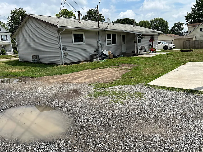 110 N Crater Ave — Photo 16