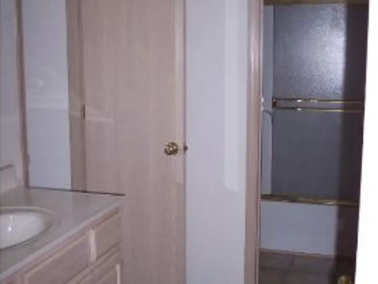 115 Polk St #B — Photo 7