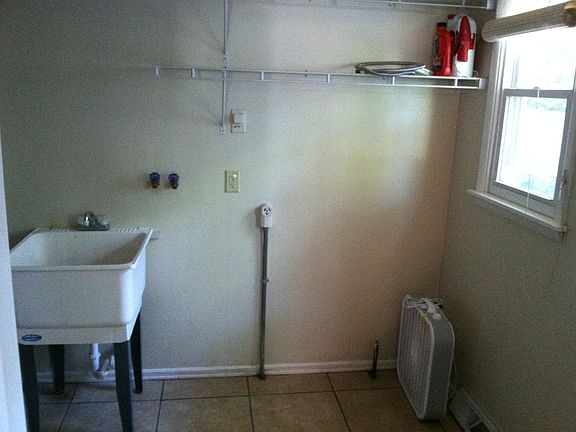 5th image of 307 Inwood Blvd