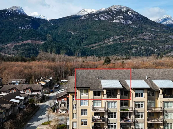 1211 Village Green Way #602, Squamish, BC V8B 0R7