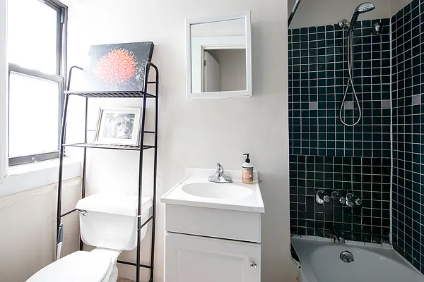 Rented by R New York | media 23