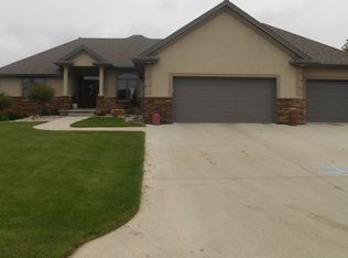406 E Lincoln St, Elk Point, SD 57025
