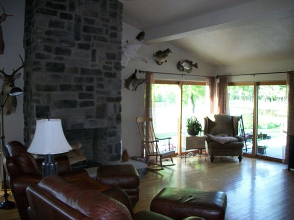 Great room w/stone fireplace