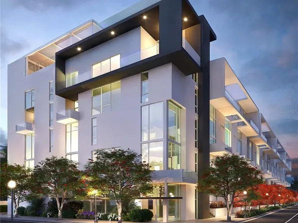 1305 4th St #401B, Sarasota, FL 34236