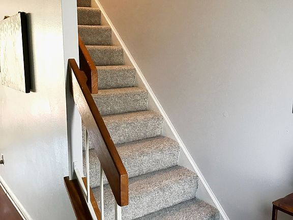 5th image of 26 Hawthorne Ct NE #26