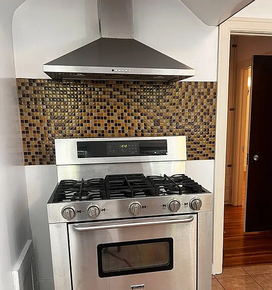 153 N Irving Blvd — Photo 9