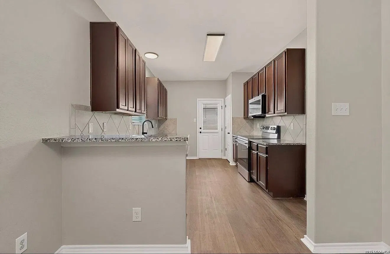 10423 Green Pr — Photo 3