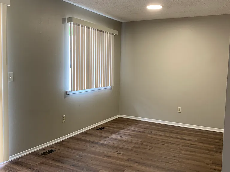 6647 S Rockford Ave — Photo 6