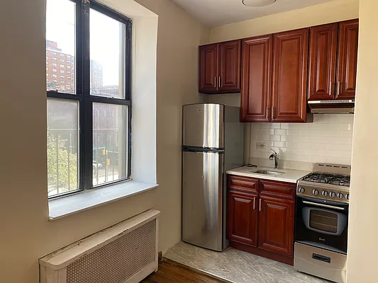 Rented by Compass | media 7