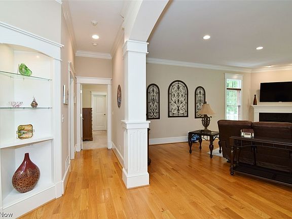 4th image of 11101 Washington St