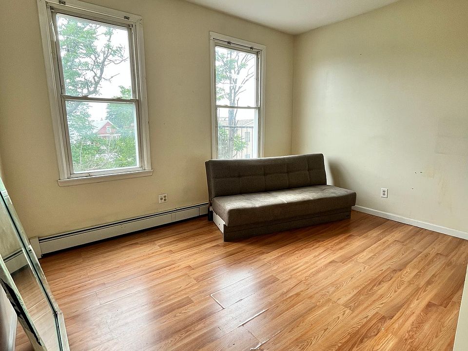 2nd image of 90 W 20th St APT 5