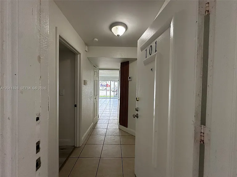 4215 N University Dr #101 — Photo 7