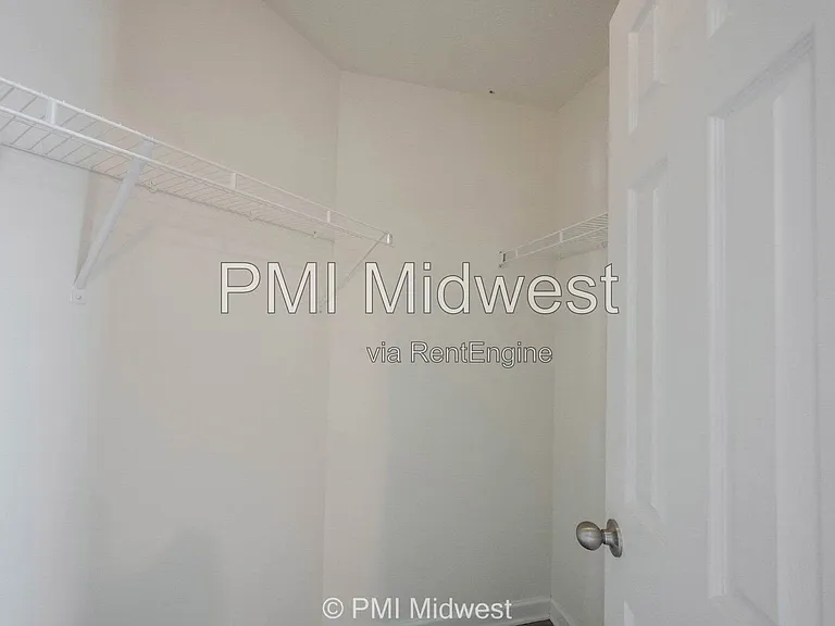 2526 Copper Hill Dr — Photo 23