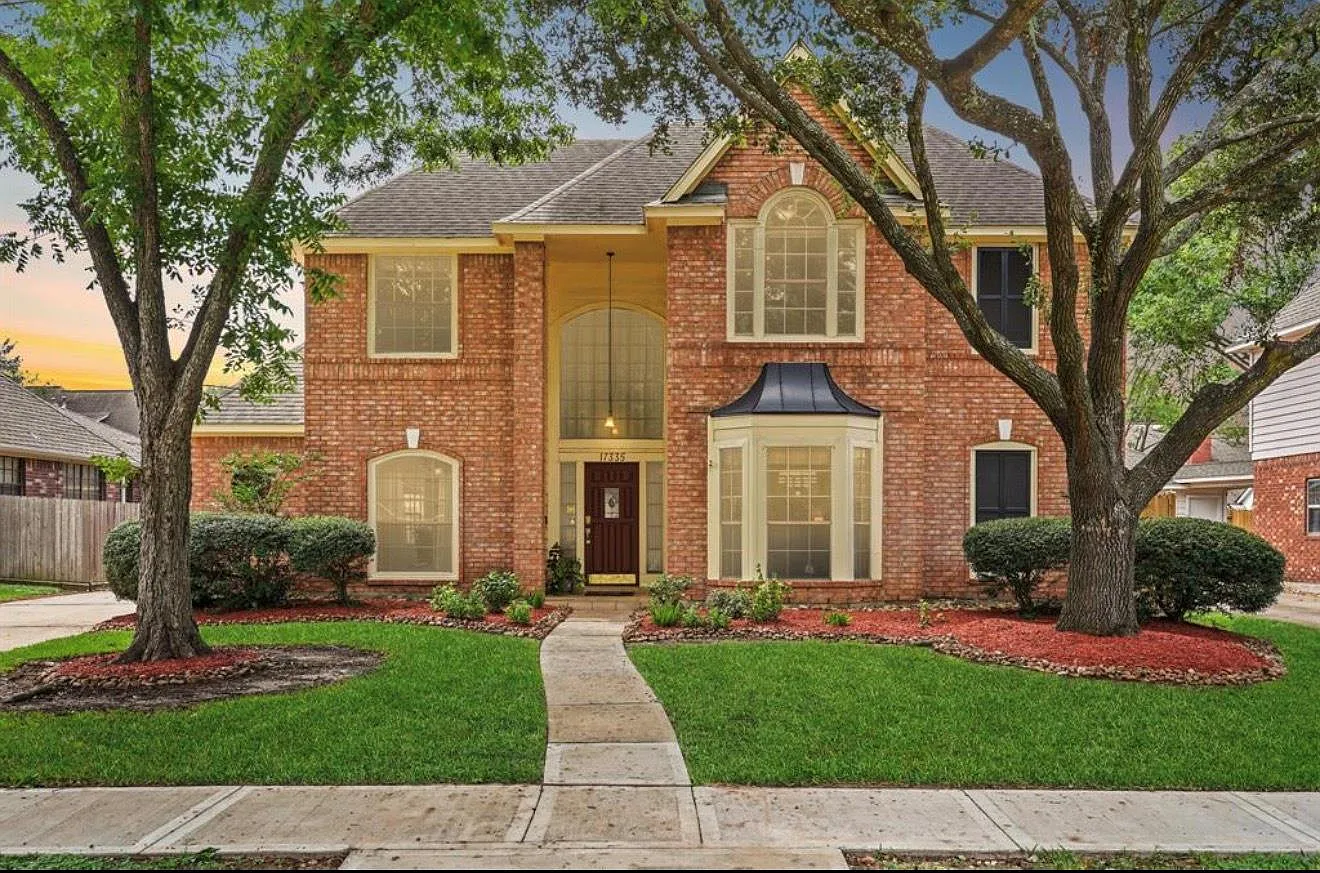 4 bed, 2.5 bath, 2567 sqft, $2,600 — Photo 1