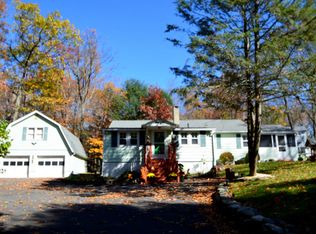 3488 Farview Dr, East Stroudsburg, PA 18302