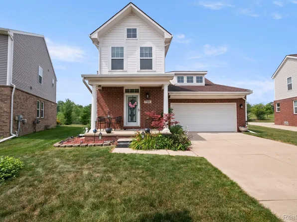 7180 Chandler Dr, Belleville, MI 48111