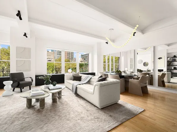 27 N Moore St APT 3E, New York, NY 10013