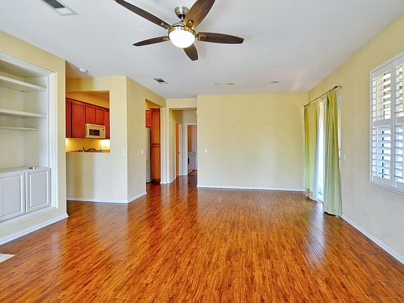 2nd image of 13295 Calle Del Campo Unit 4