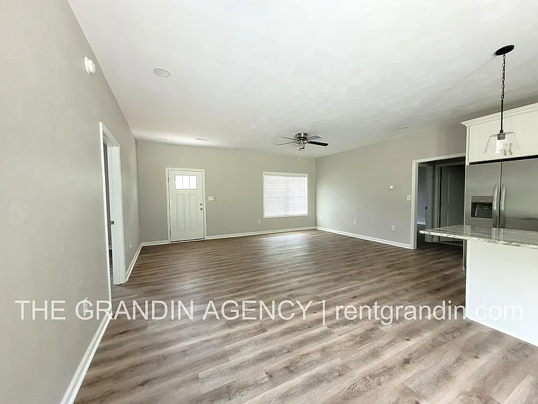 315 Trinity Rd — Photo 2