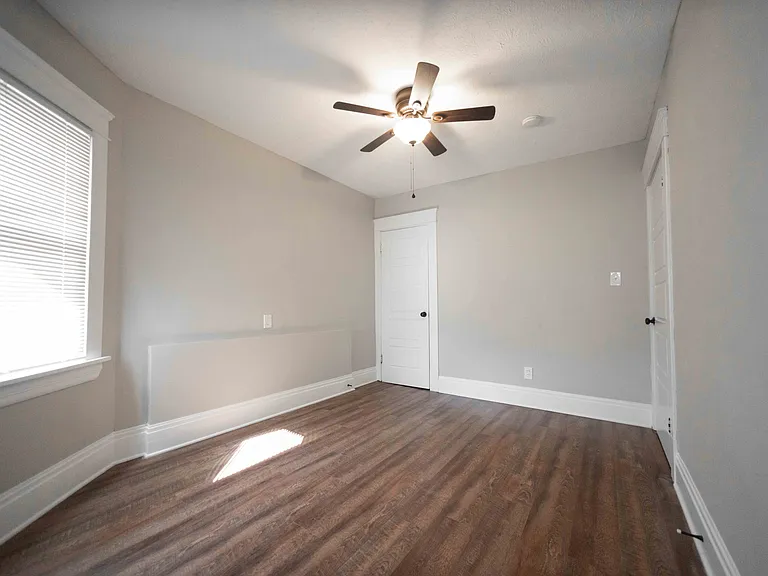 1376 Gladys Ave #1376 — Photo 14