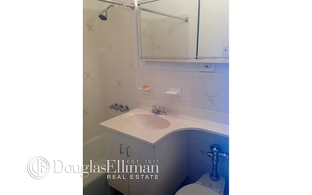 Rented by Douglas Elliman | media 10