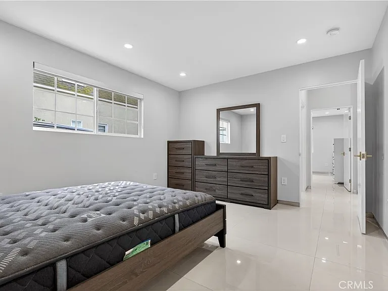 10510 Helendale Ave — Photo 31