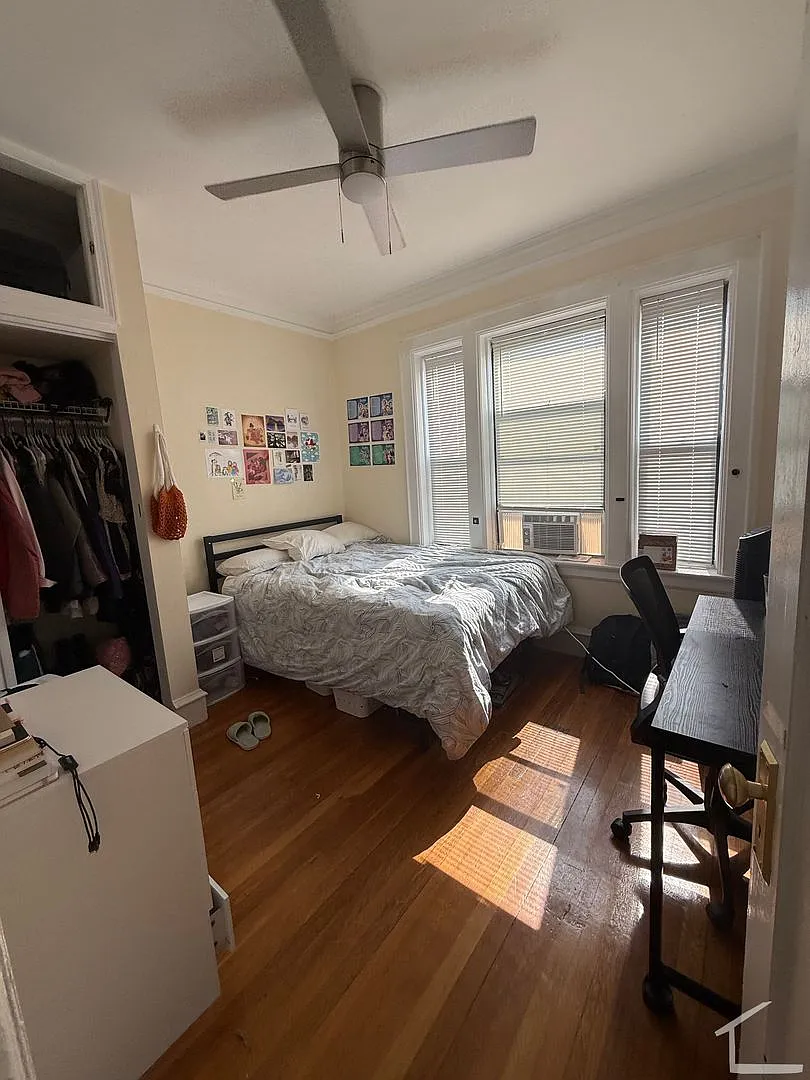 Great Price!! 4-bed, 2-bath with Heat/HW Incl — Photo 2