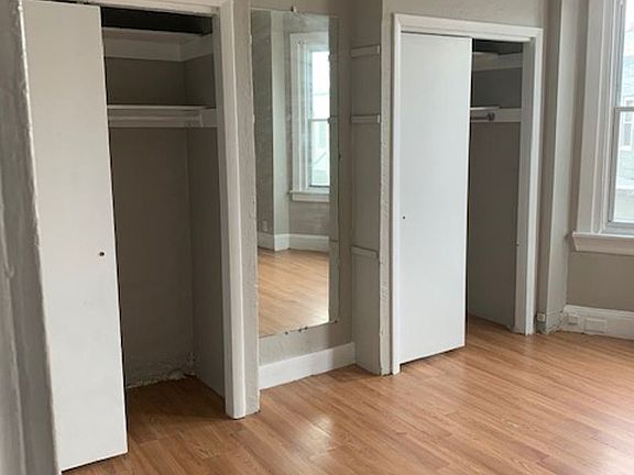 3rd image of 2066 Clarence St Floor 2