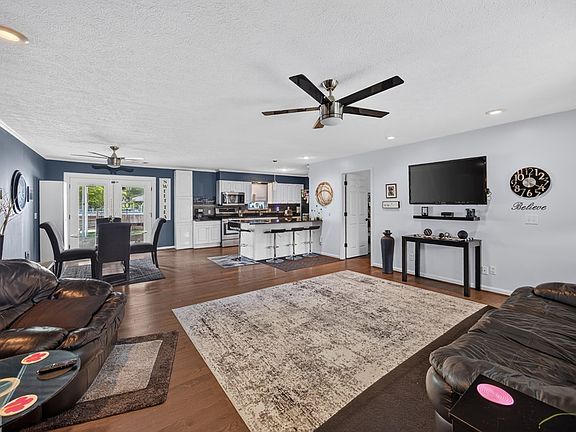 3rd image of 501 Shepherd Hills Rd