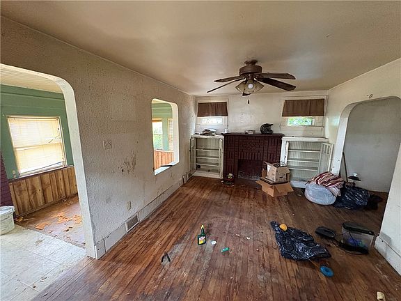 5th image of 418 Virginia Ave