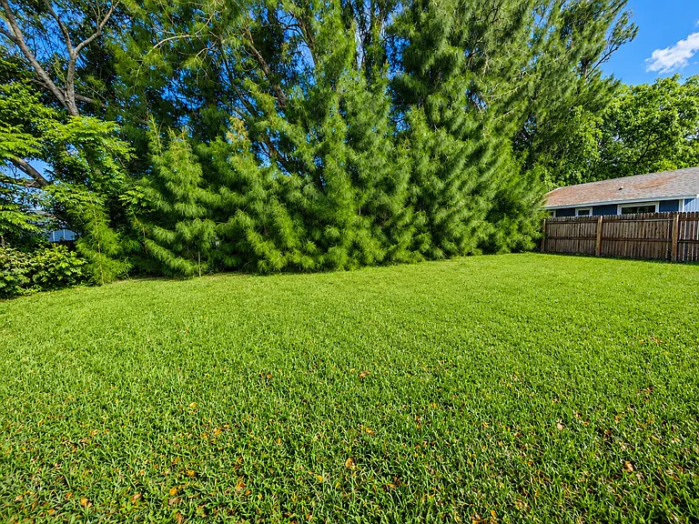 4208 Iola Dr — Photo 15