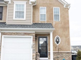 120 Fawn Dr, Gilbertsville, PA 19525