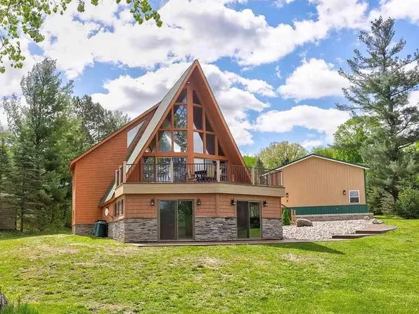 255 Peterman Ave, Crystal, MI 48818