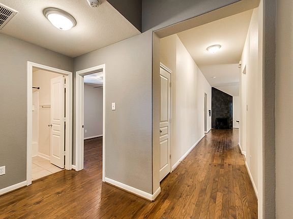 4th image of 2761 Sunlight Dr