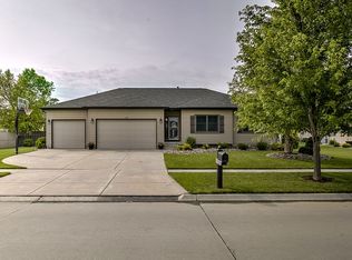 5730 Bridle Ln, Lincoln, NE 68516