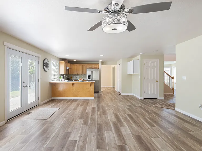 9104 Jersey Dr — Photo 16