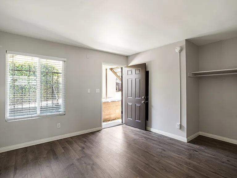 1619 Lucile Ave #2 — Photo 2