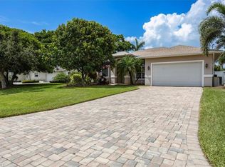 151 Fairway Cir, Naples, FL 34110