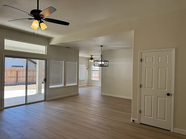 845 E Green Acres Dr — Photo 14