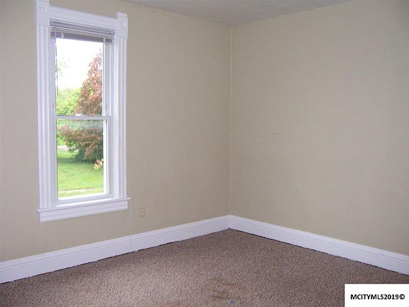 5th image of 642 S Washington Ave