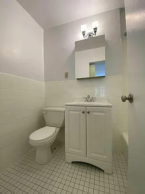 Rented by Bond New York | media 13