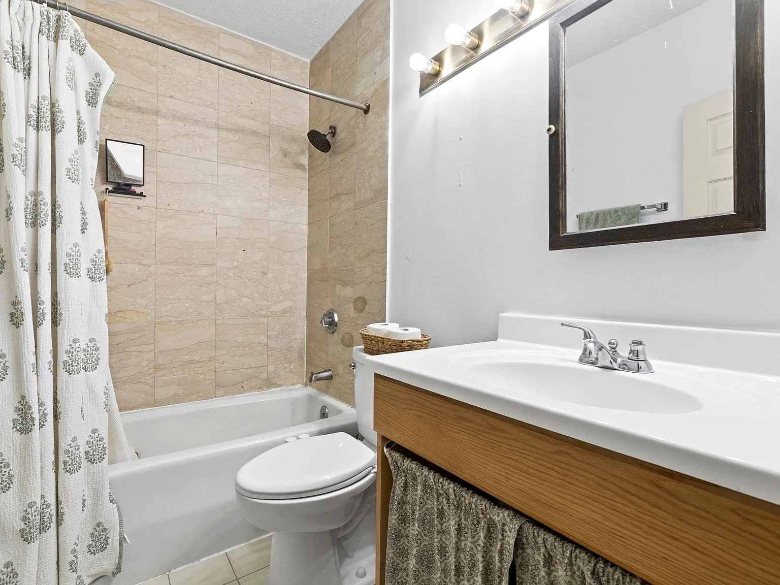 2 bed, 2.0 bath, 997 sqft, $2,950 — Photo 4