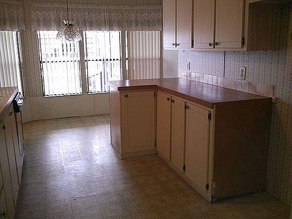 3rd image of 4955 Lakeland Harbor Blvd