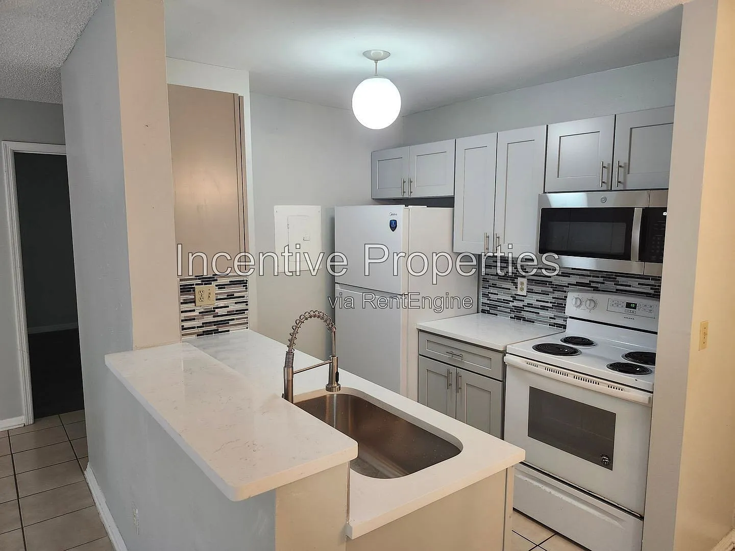 1 bed, 1.0 bath, 686 sqft, $1,275 — Photo 3