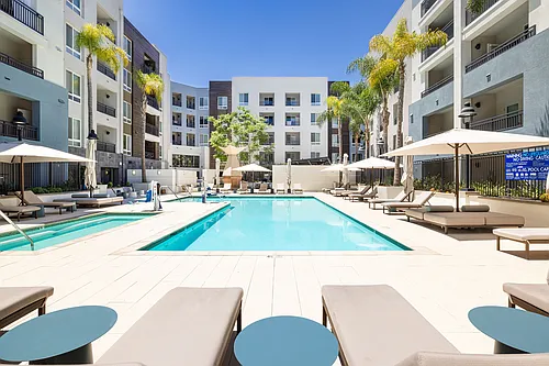 Elan Huntington Beach Photo 1